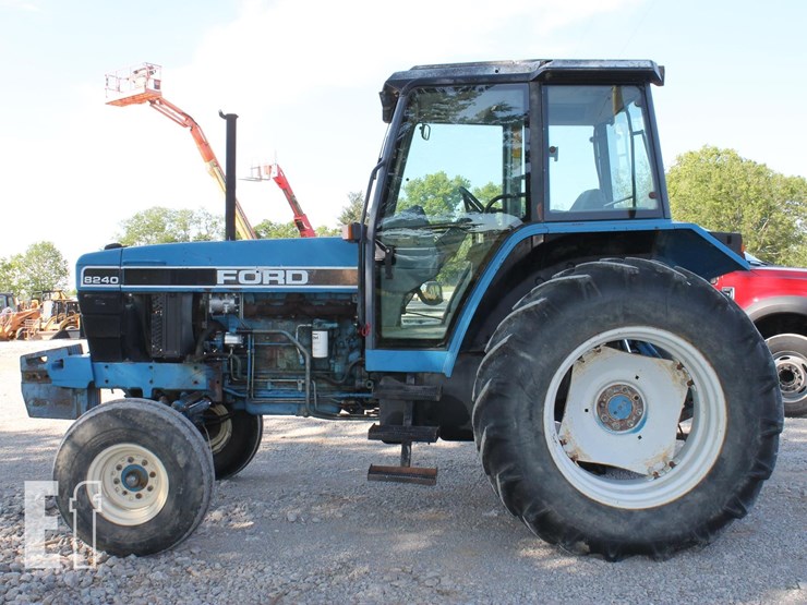 ford-8240a-image-2