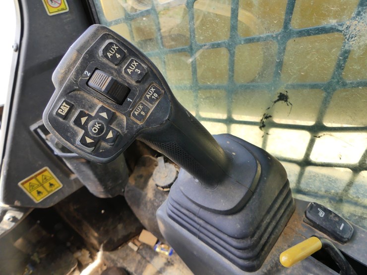 2024-caterpillar-255-image-15