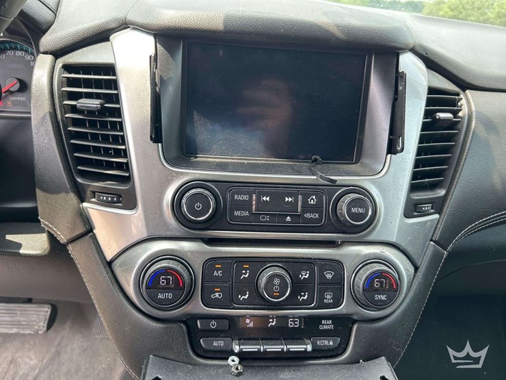 2020-chevrolet-tahoe-image-18