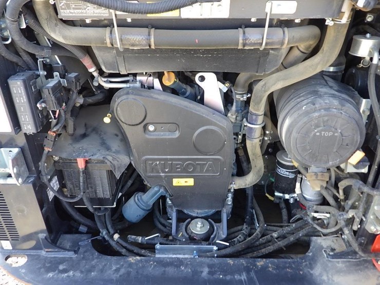 kubota-svl75-3-image-10