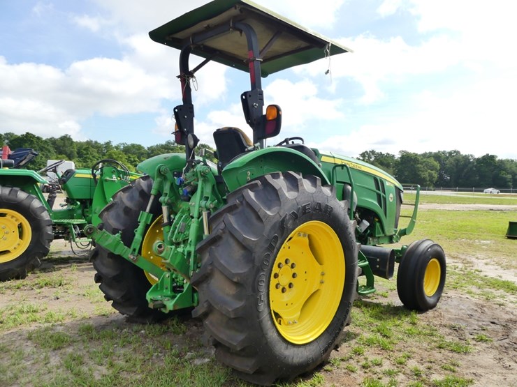2018-john-deere-5075m-image-4