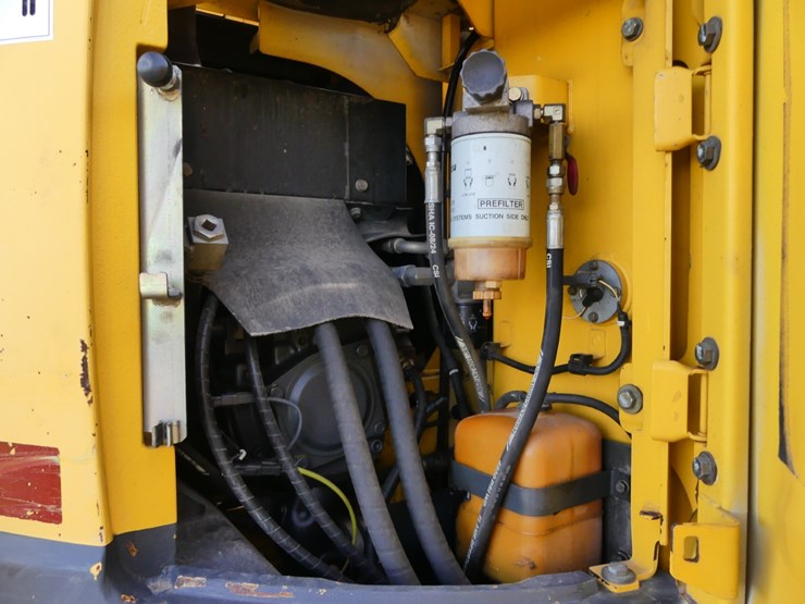 2007-komatsu-pc138us-image-12
