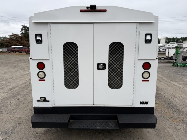 2016-ford-transit-image-5