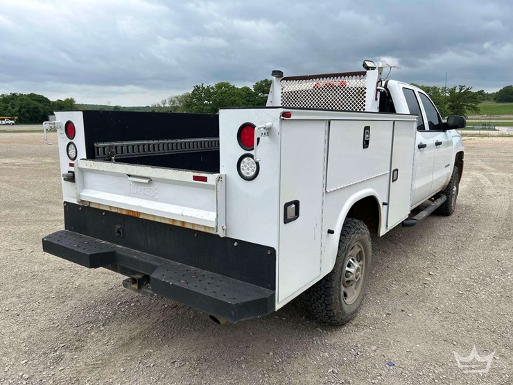 2015-chevrolet-silverado-2500hd-image-3