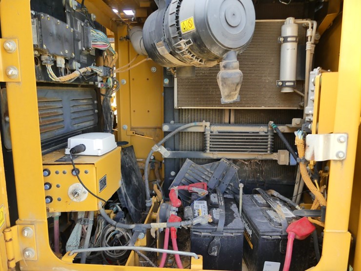 2016-caterpillar-312f-image-11