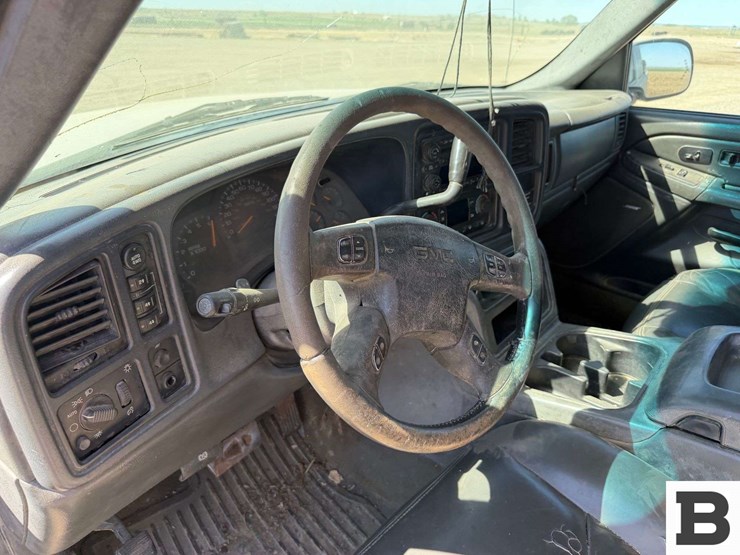 2004-gmc-sierra-1500-image-12