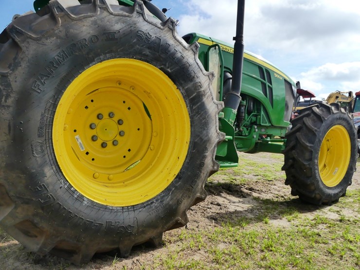 2023-john-deere-5105m-image-6