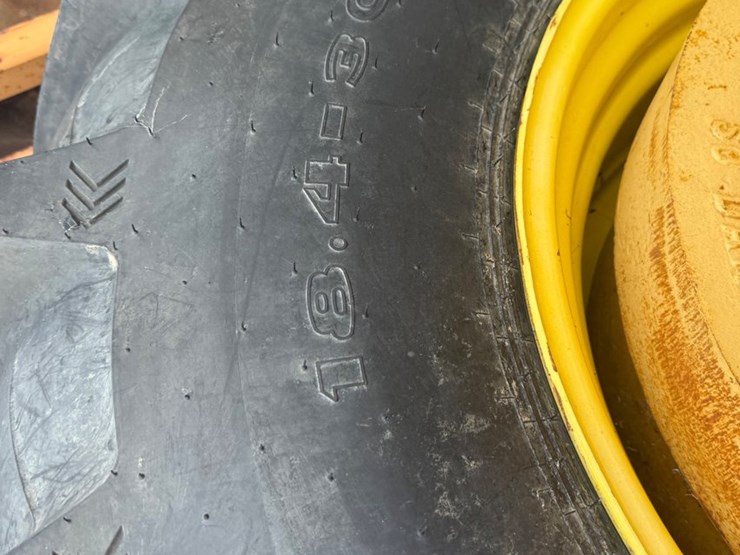 john-deere-6215-image-11