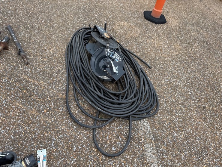 #9049-•-(2)-hose-reels-w/-hydraulic-hose-image-4