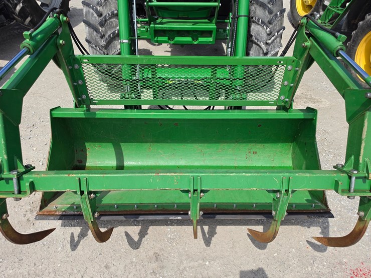 2023-john-deere-6145m-image-3