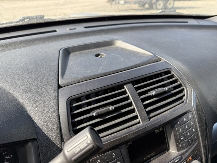 2018-ford-explorer-image-33