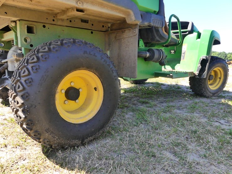 2016-john-deere-gator-image-6