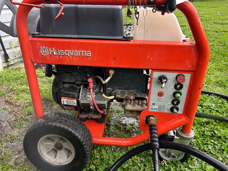 #102-•-husqvarna-pressure-washer-image-5