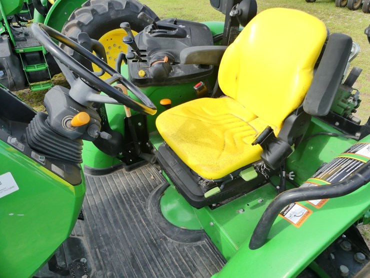 2023-john-deere-5105m-image-9