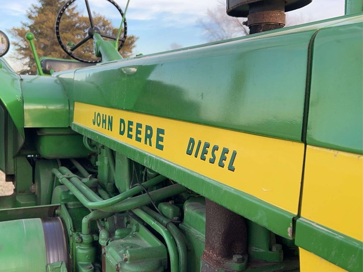 john-deere-820-image-11