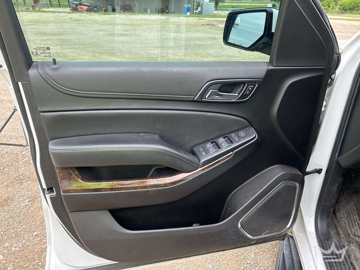 2020-chevrolet-tahoe-image-12