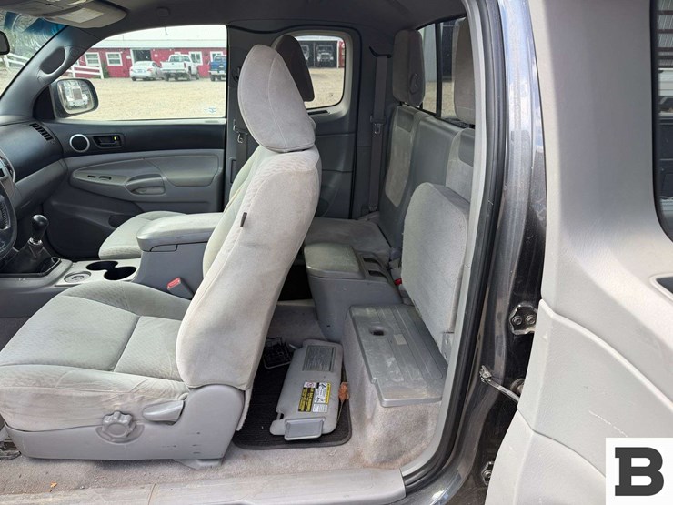 2010-toyota-tacoma-image-20