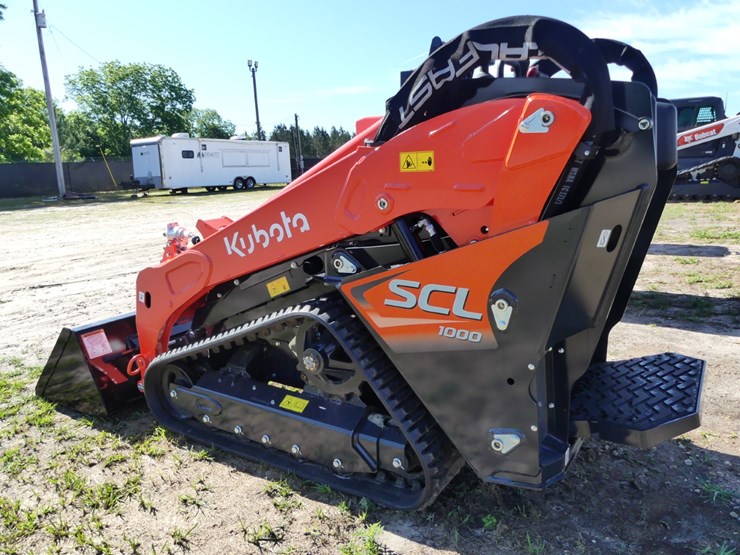 2026-kubota-scl1000-image-4