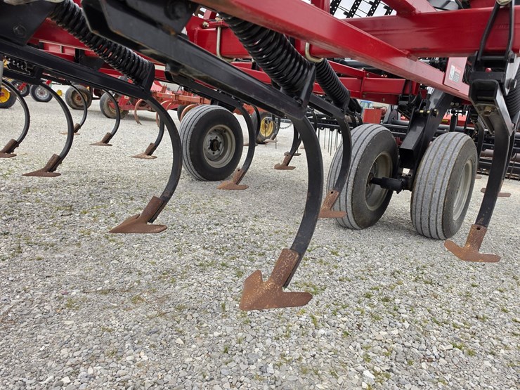 2011-case-ih-200-image-13