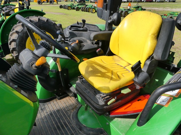 2023-john-deere-5105m-image-9