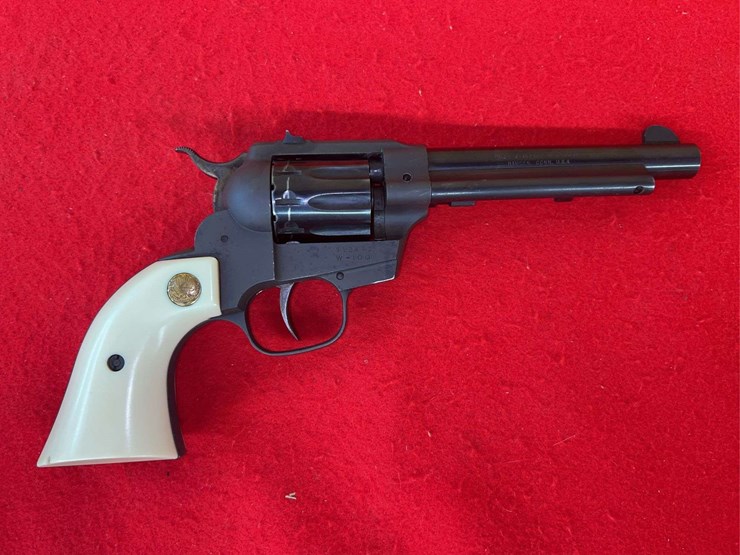 high-standard-double-nine-revolver-.22-caliber-image-14