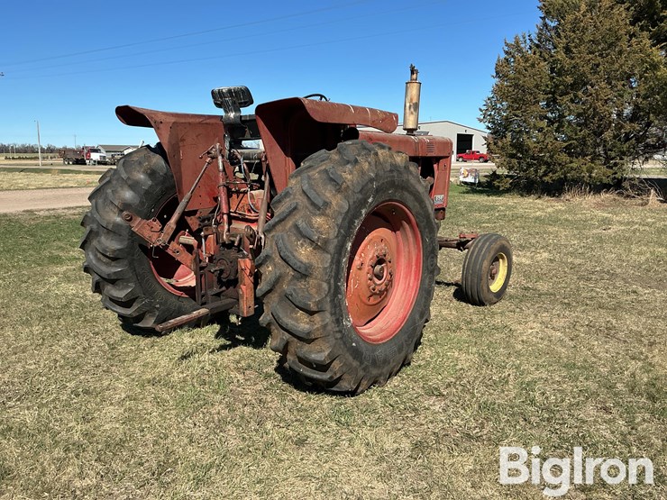 1972-farmall-656-2wd-tractor-image-5