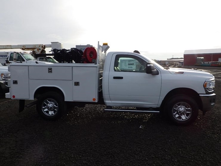 2024-dodge-ram-2500-image-4