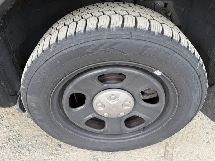 2017-ford-explorer-image-17