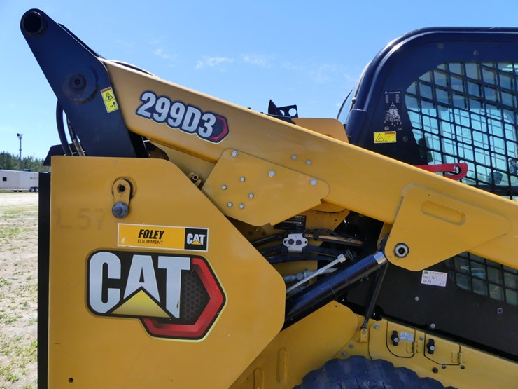 2021-caterpillar-299d3-image-8