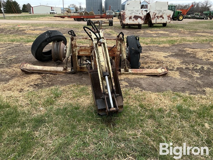 digz-all-800-pull-type-backhoe-image-2