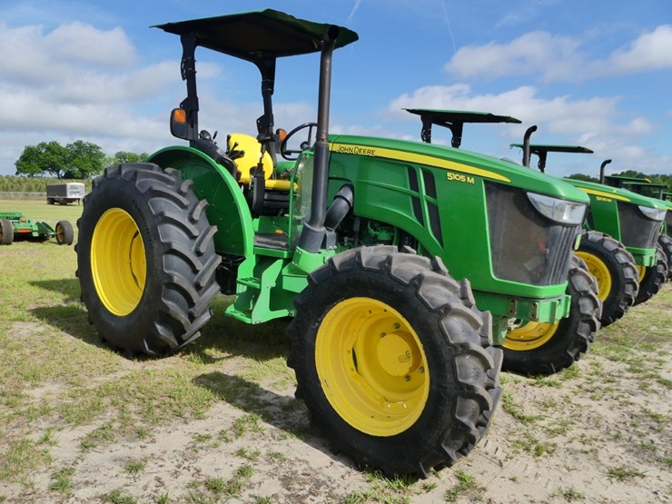 2023-john-deere-5105m-image-1
