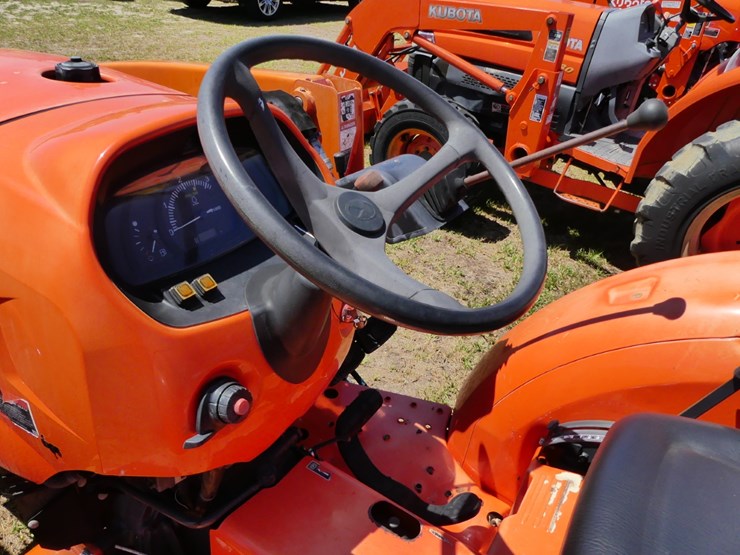 2014-kubota-l3901-image-12