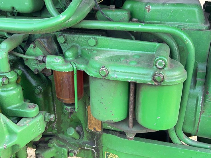 john-deere-820-image-30