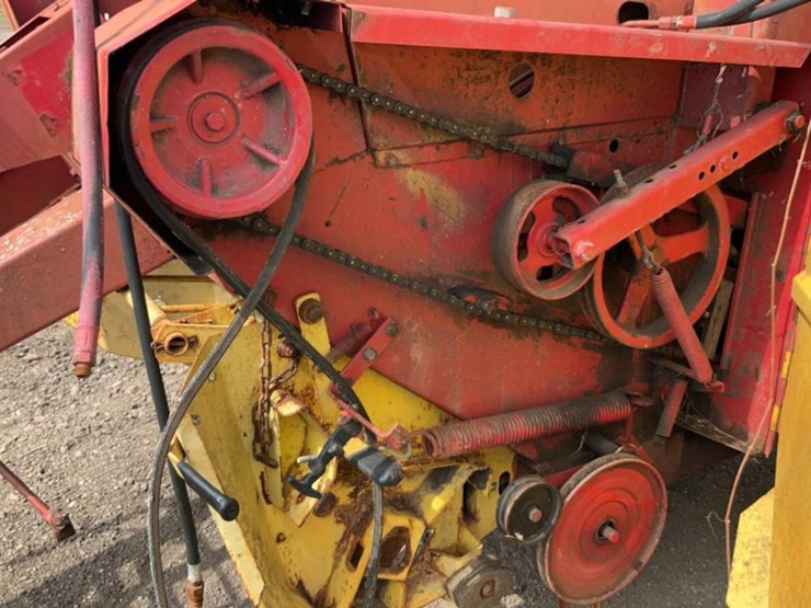 new-holland-847-image-28
