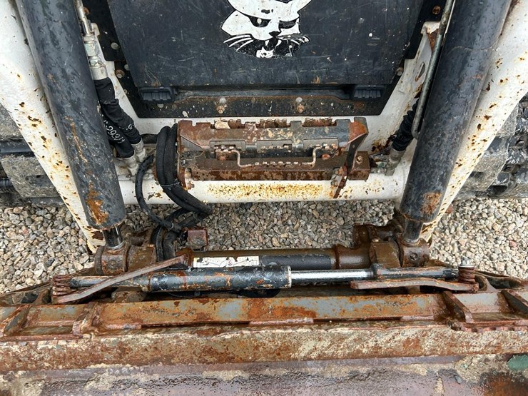 2020-bobcat-t64-image-10