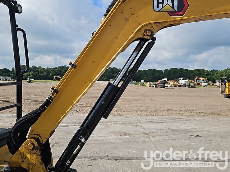 2024-caterpillar-304-image-15