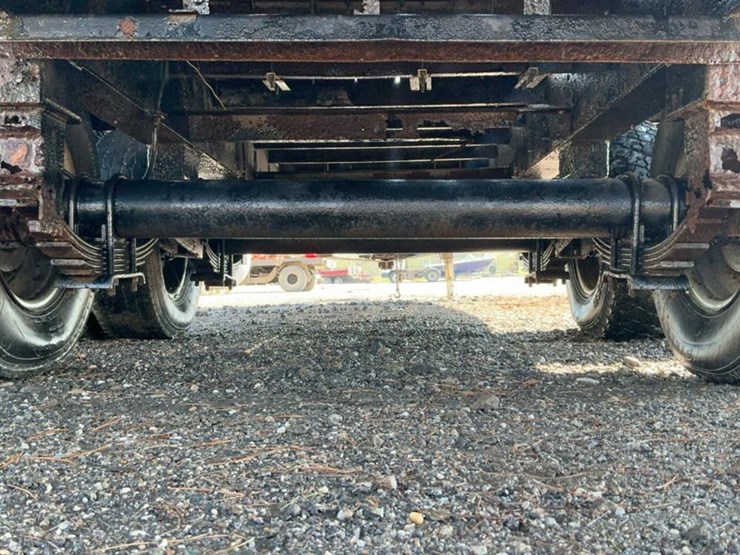 #2207-•-flatbed-equipment-trailer-image-26