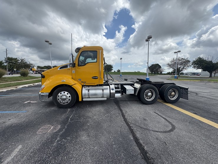 2021-kenworth-t680-image-5