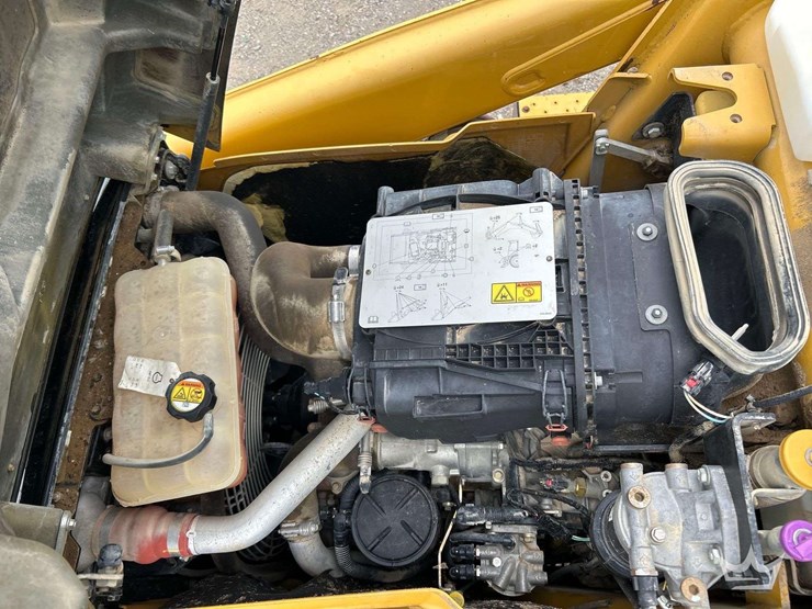 2013-caterpillar-420f-image-9