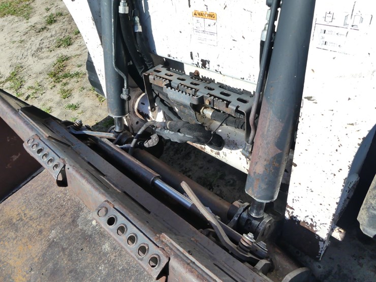2016-bobcat-t630-image-11