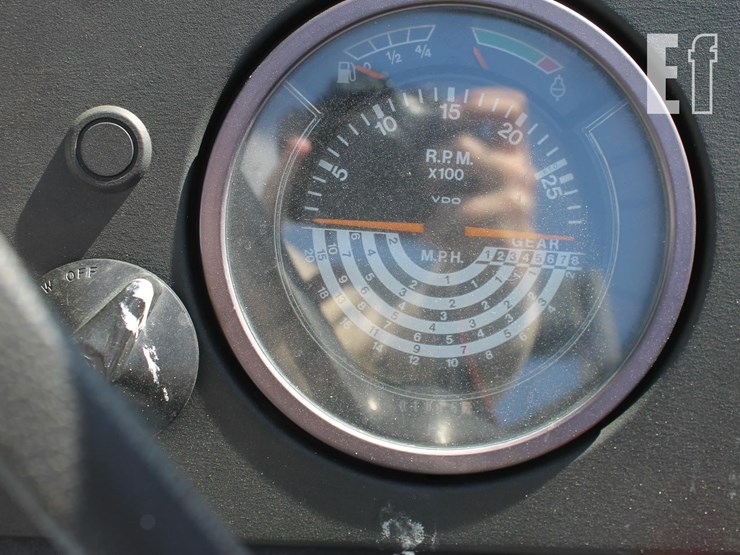 john-deere-2155-image-9