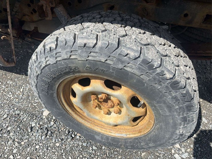 2011-ford-f150-xl-image-10