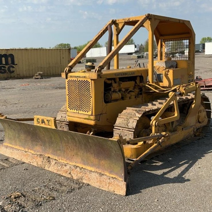 CATERPILLAR D4