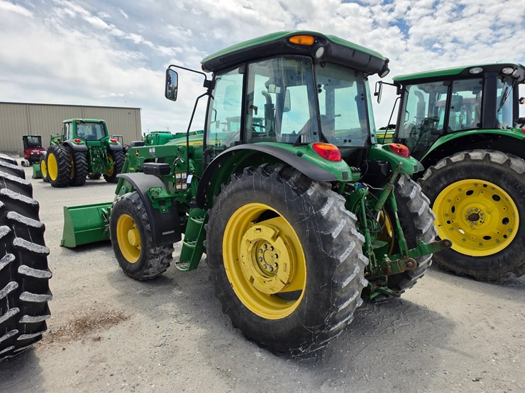 2013-john-deere-6140d-image-15