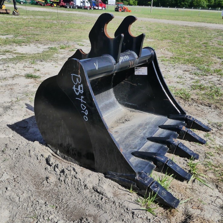 30" Excavator Bucket