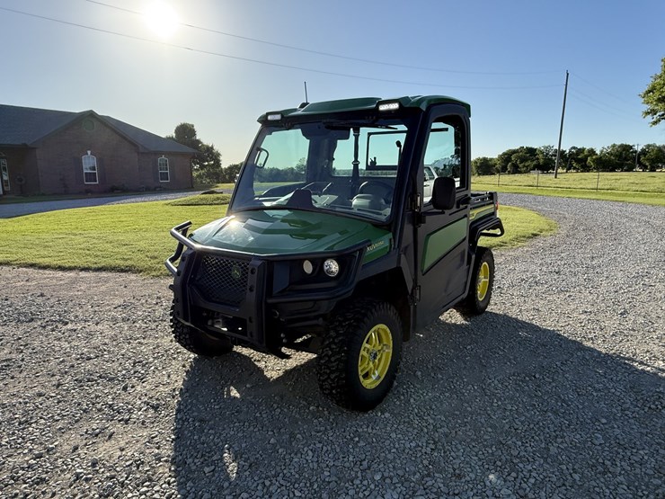 2024-john-deere-gator-image-5