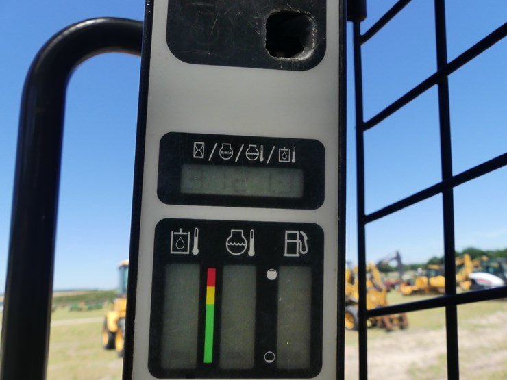 2018-new-holland-c232-image-18