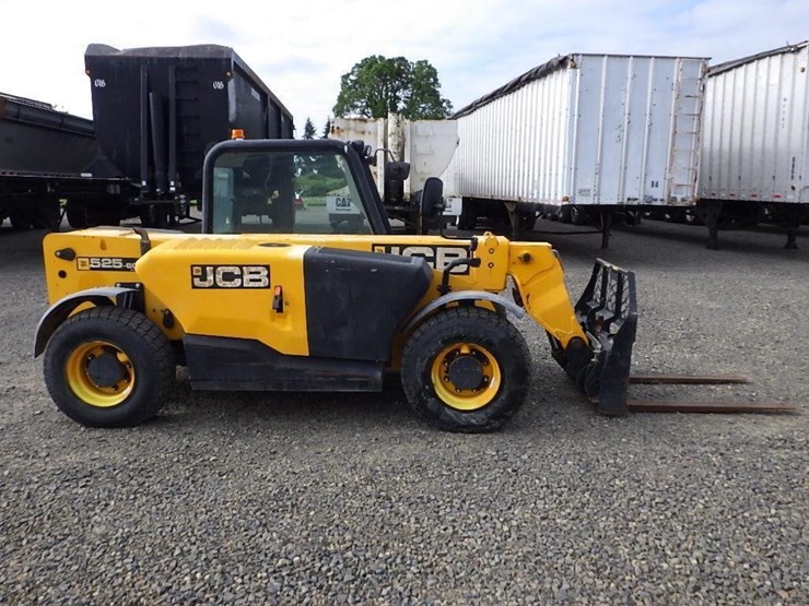 2015-jcb-525-60-image-4