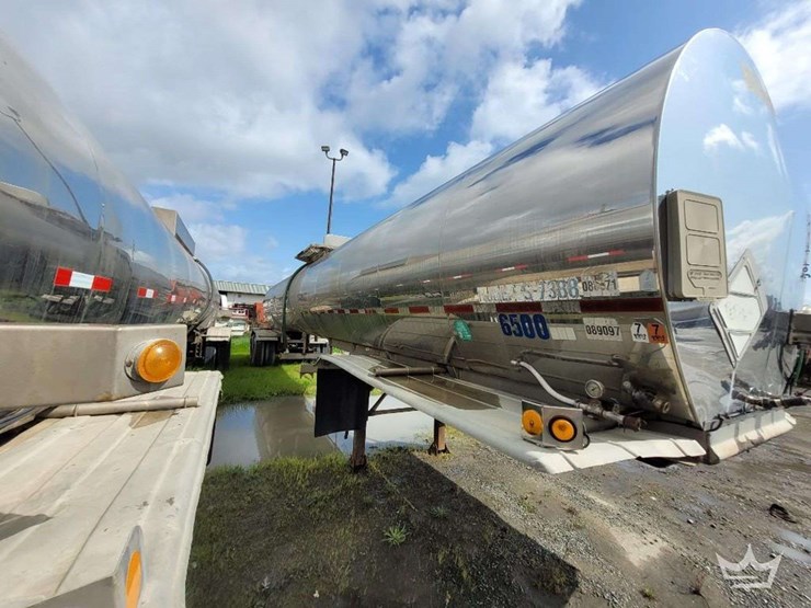 1995-khronert-307-ss-single-comp-6,500-gallon-insulated-t/a-chemical-tanker-trailer-image-2