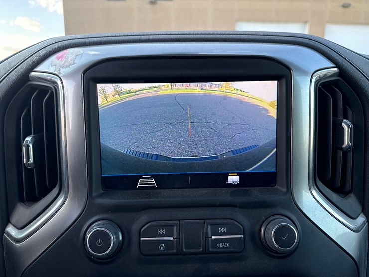 2022-chevrolet-3500-image-40